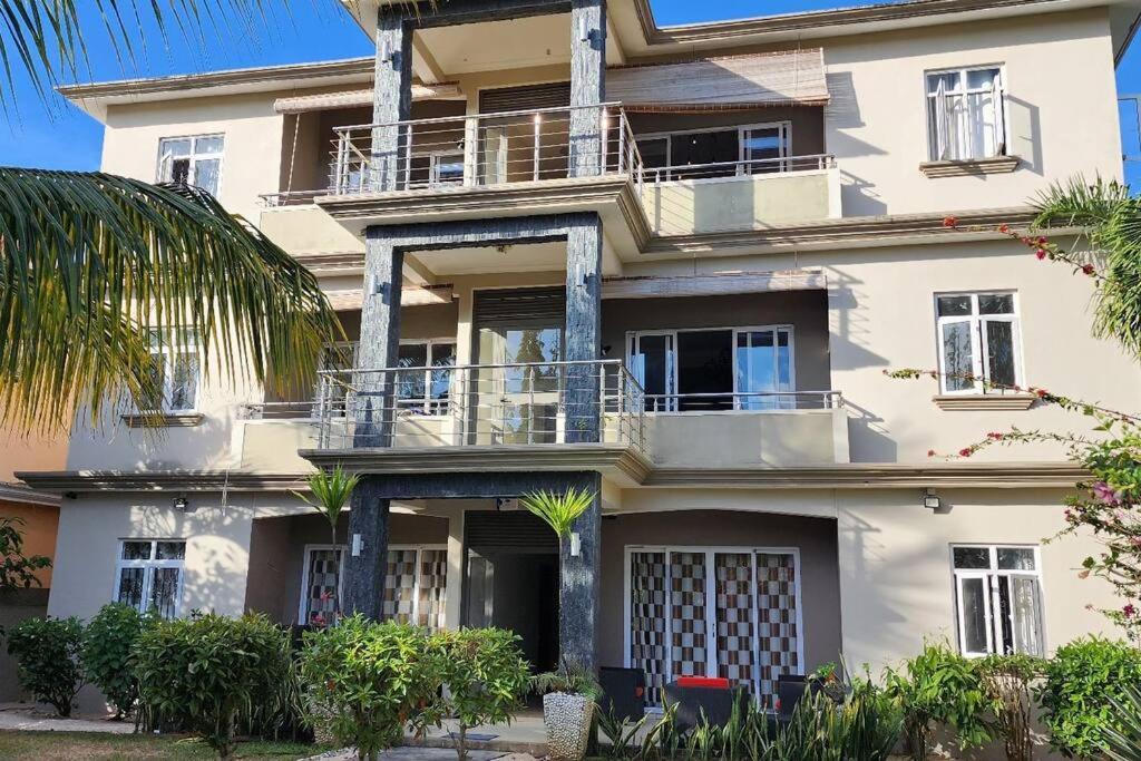 Number 9, 2Nd Floor,Pebble Bay Appartments グランベ エクステリア 写真